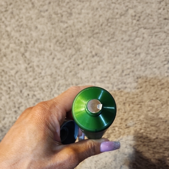 AHAVA Mineral Radiance Cleansing Gel - Green - Picture 2 of 3